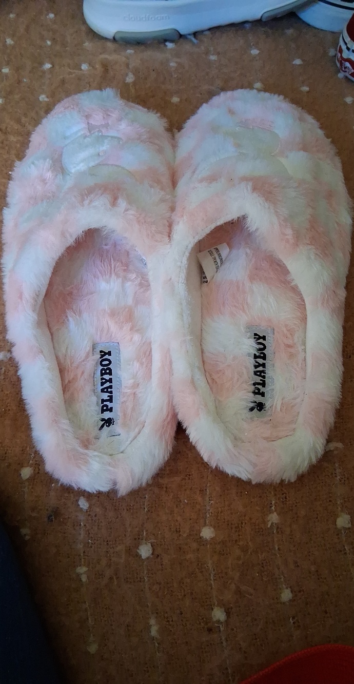 Playboy Slippers - Picture 3 of 5